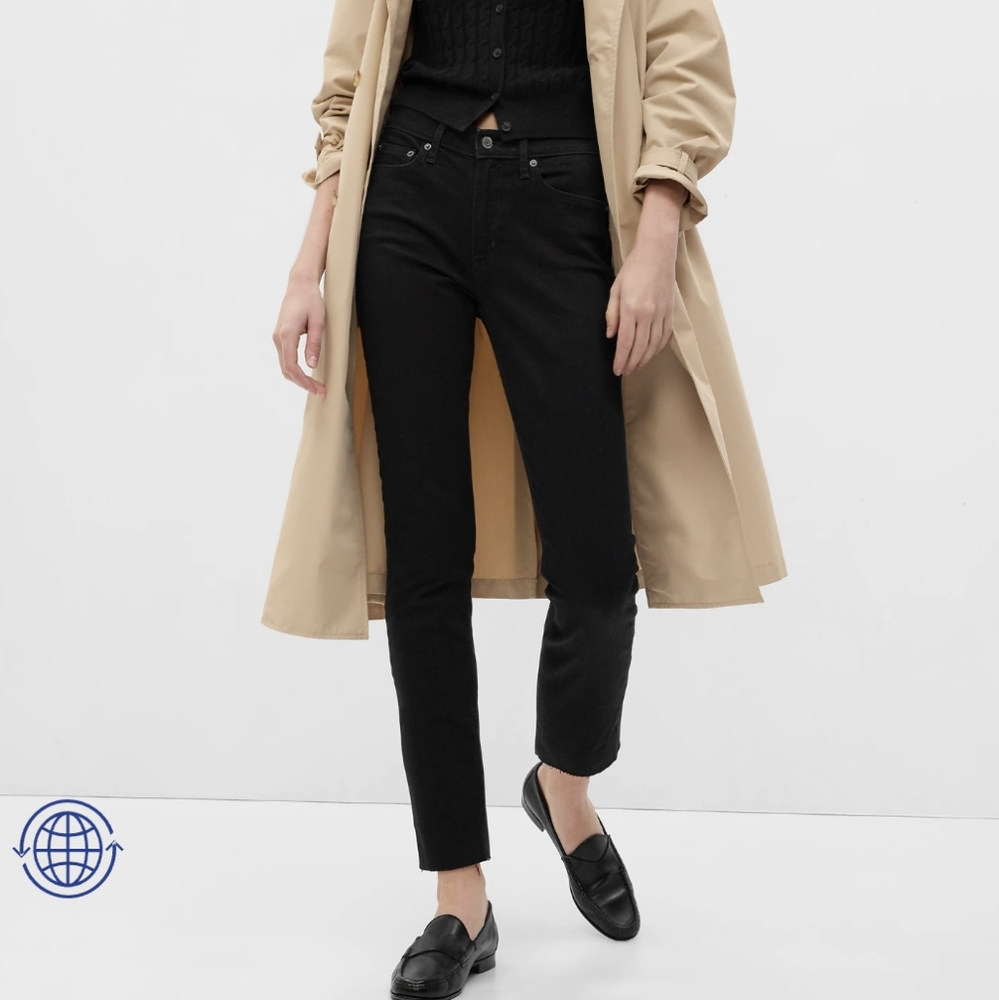 Gap Mid Rise Vintage Slim Jeans with Washwell